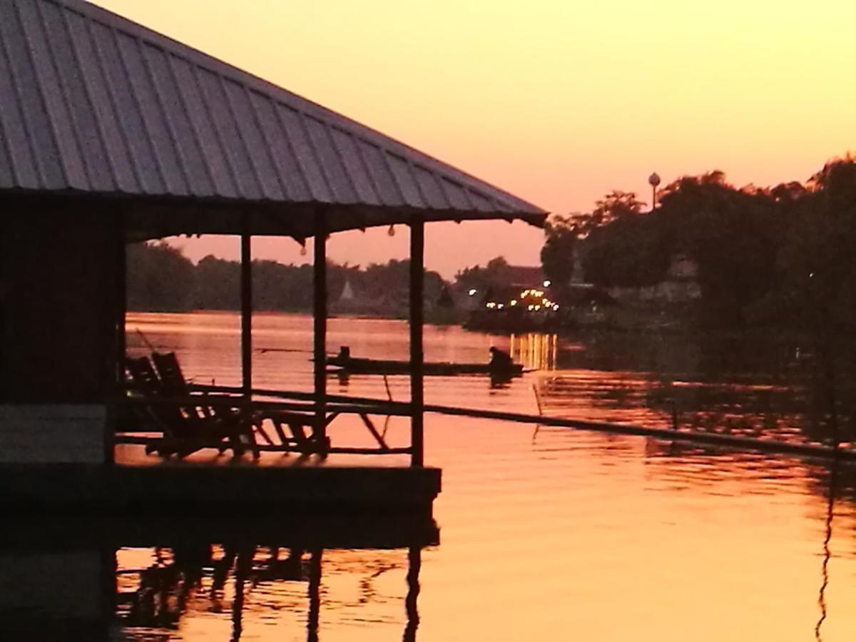 River Marina Resort Uthai Thani Esterno foto