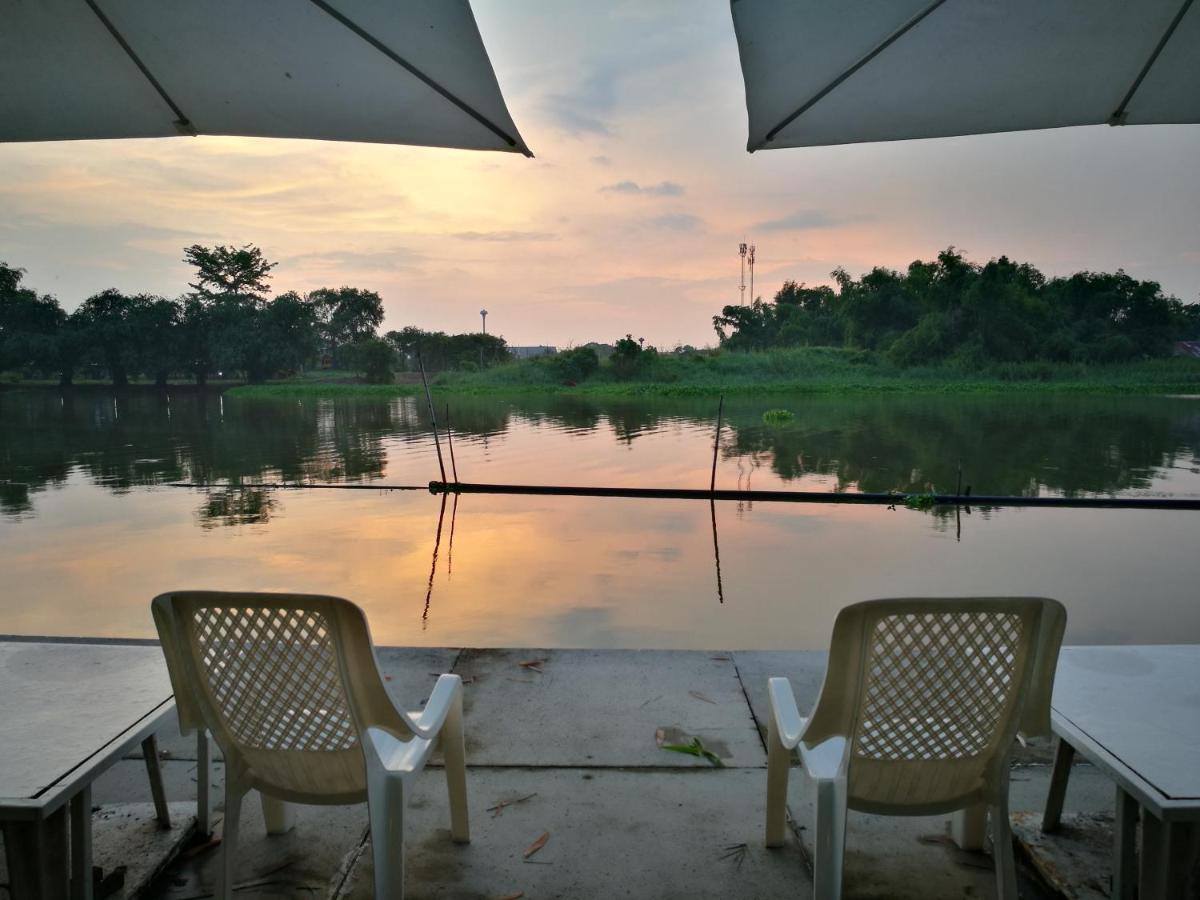 River Marina Resort Uthai Thani Esterno foto