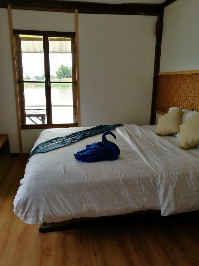 River Marina Resort Uthai Thani Esterno foto
