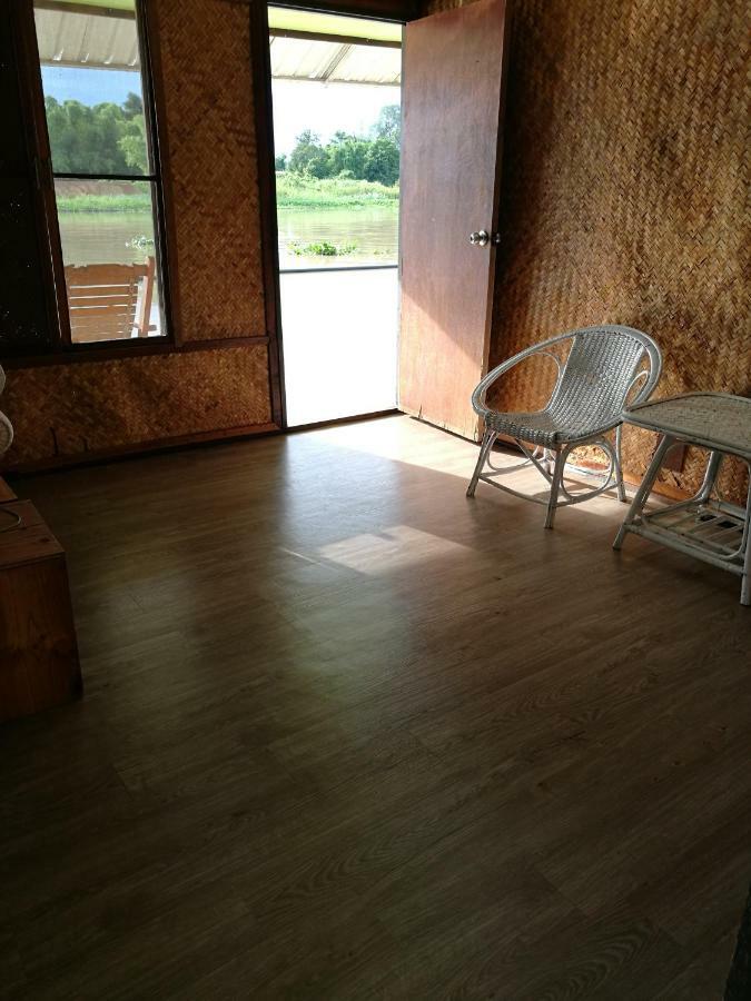River Marina Resort Uthai Thani Esterno foto