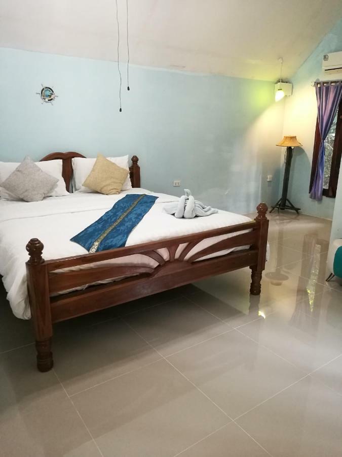 River Marina Resort Uthai Thani Esterno foto