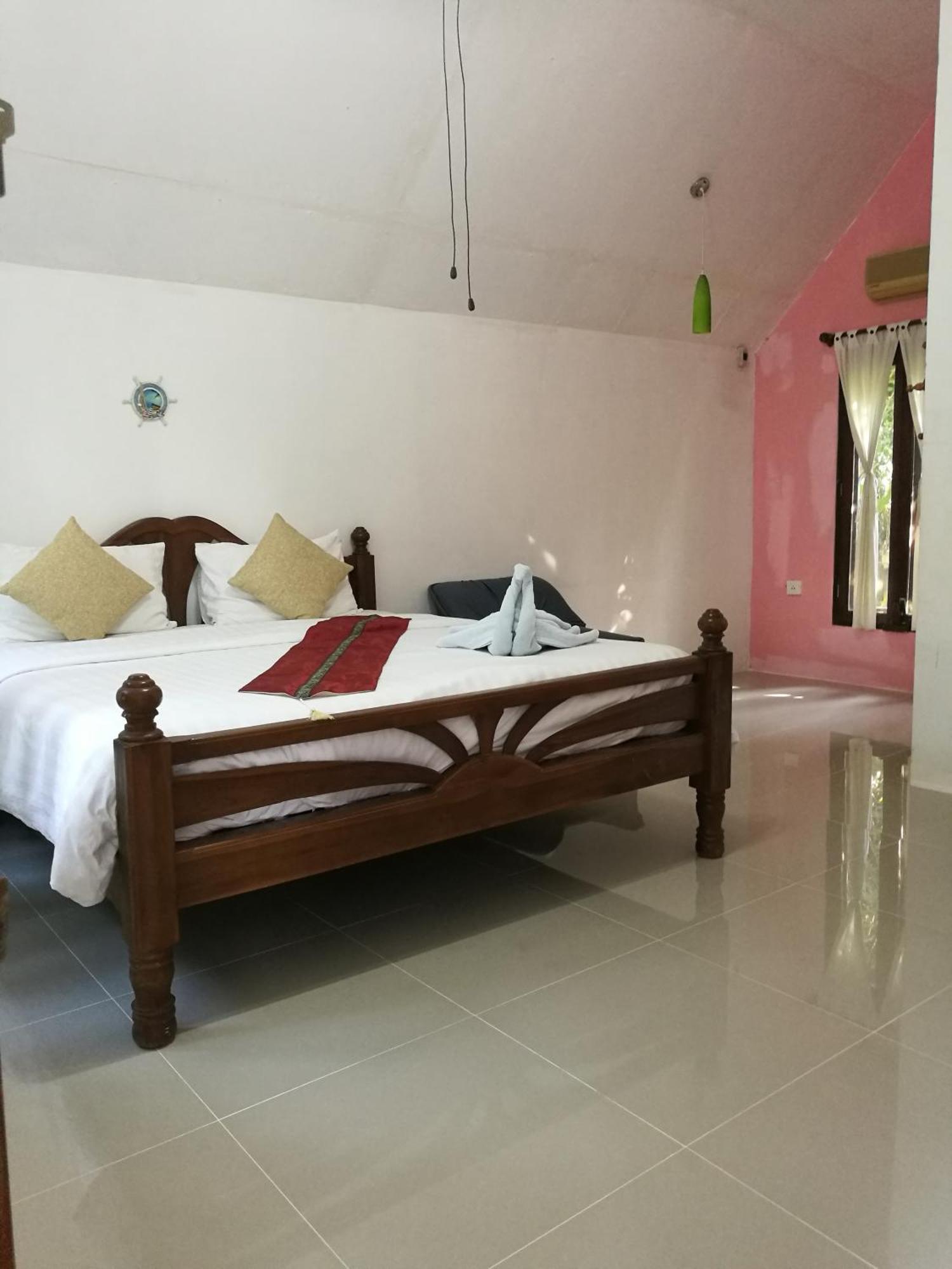 River Marina Resort Uthai Thani Esterno foto