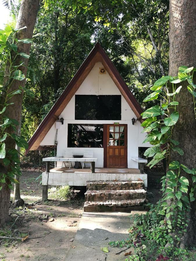 River Marina Resort Uthai Thani Esterno foto