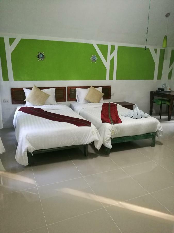 River Marina Resort Uthai Thani Esterno foto