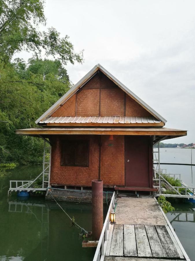 River Marina Resort Uthai Thani Esterno foto